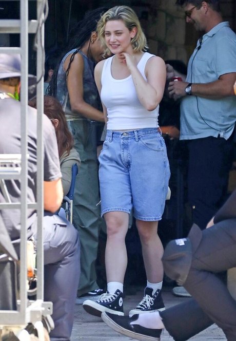 Lili Reinhart modelo xxx archivo