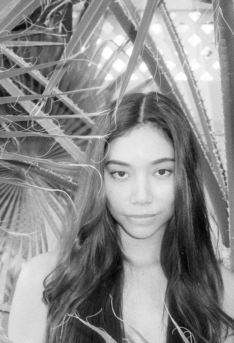 Desiree Flores modelo erótico galerías