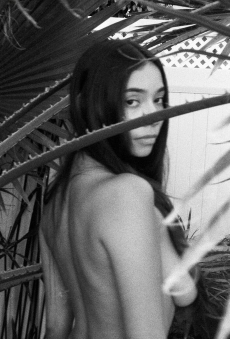 Desiree Flores modelo sexy archivo