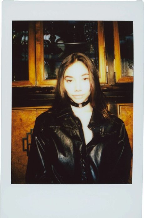 Desiree Flores estrella caliente foto