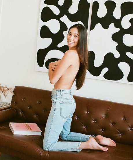 Desiree Flores desnudos de modelos galerías