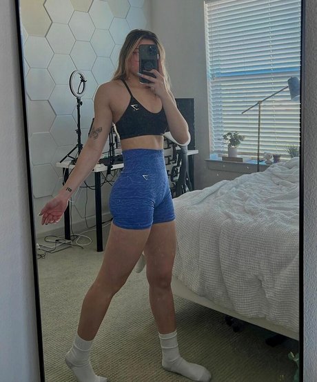 Leoniemontybtw estrella porno exclusiva fotos