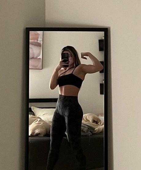 Leoniemontybtw estrella pornografica imágenes