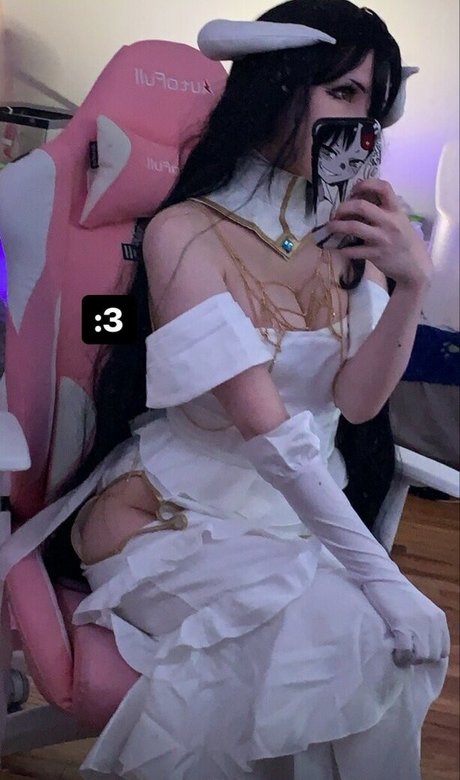 Uzileks modelo hermosa galería