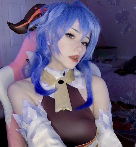 Uzileks actriz exclusiva galería