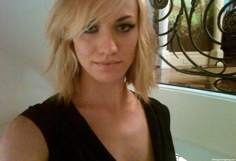Yvonne Strahovski modelo exclusivo archivo