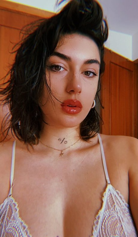 lapintoramarta modelo caliente imágenes