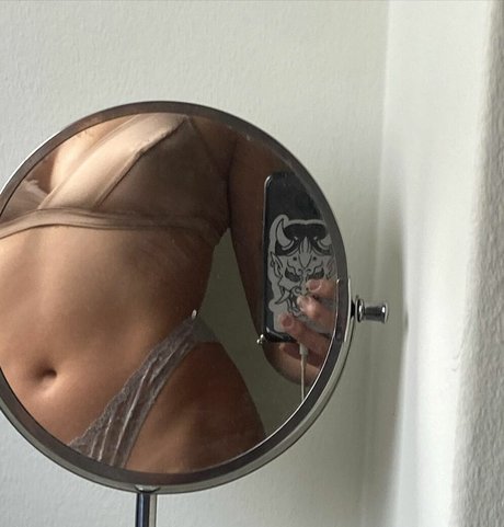 lapintoramarta estrella desnuda imágenes