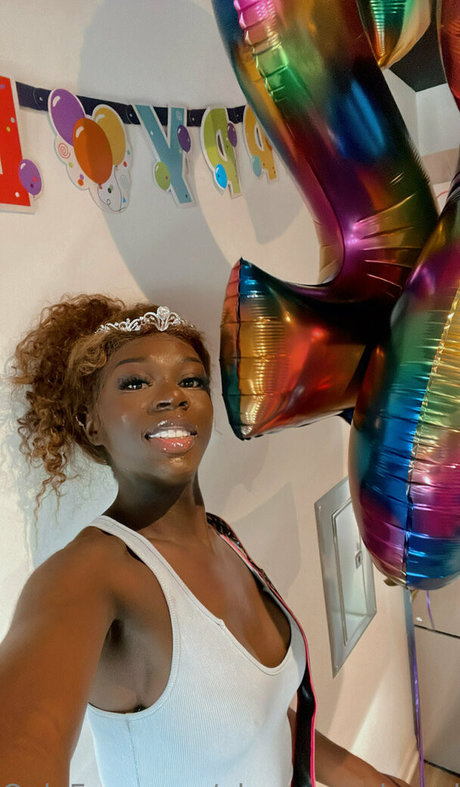 glamazonchanelr hermosa modelo imágenes