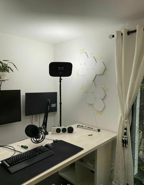 LeahObscure estrella porno atractiva galería