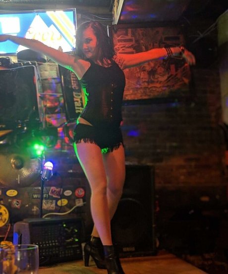 Anastasia Luna bonita estrella porno galería