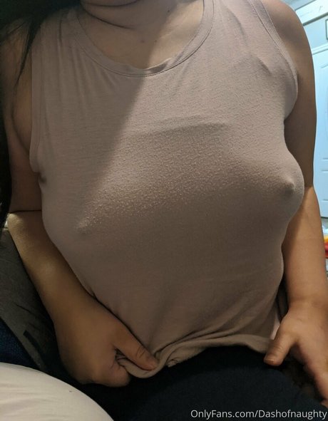 dashofnaughty hermosa modelo archivo