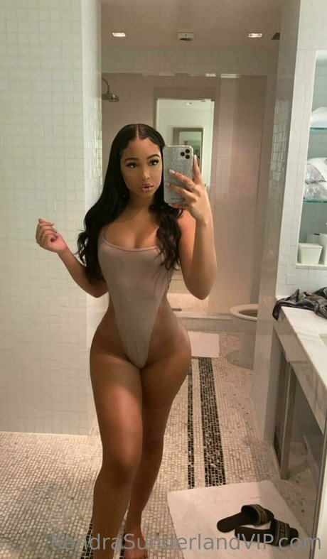 KendraSunderland modelo gratis archivo