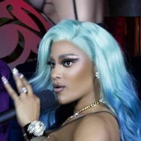 Joseline Hernandez estrella caliente galerías