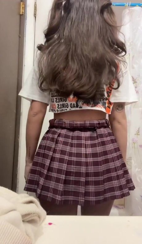 bethanylouwhoo desnudos estrella imágenes