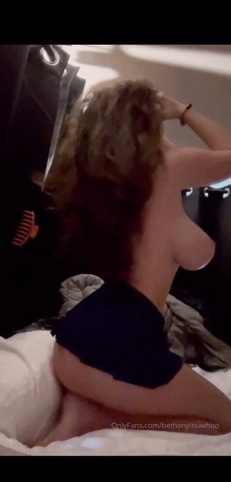 bethanylouwhoo actriz sexual foto