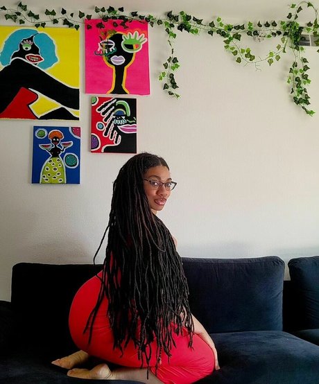 Locked Honey Princess modelo porno galería