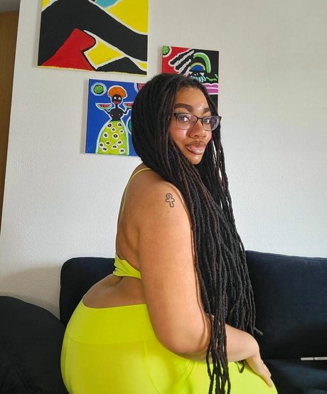 Locked Honey Princess modelo gratis imágenes