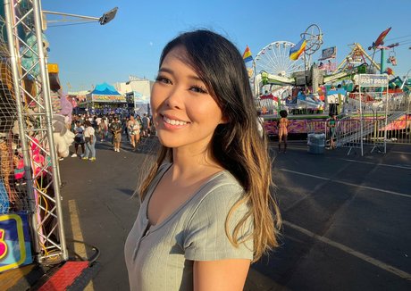 ExtraEmily modelo xxx archivo