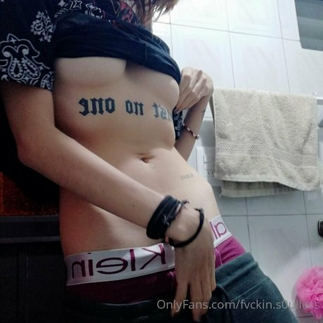 fvckin s0ulless estrella porno exclusiva fotos