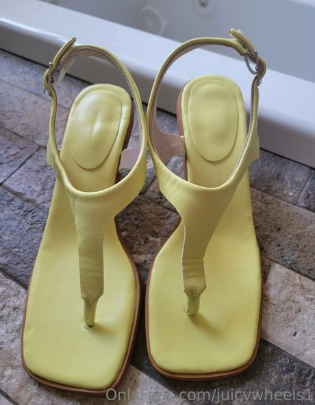 enana de ébano onlyfans sexy exclusiva foto