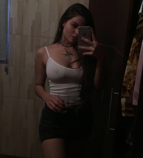 Giovanna Aguiar sexo estrella galerías