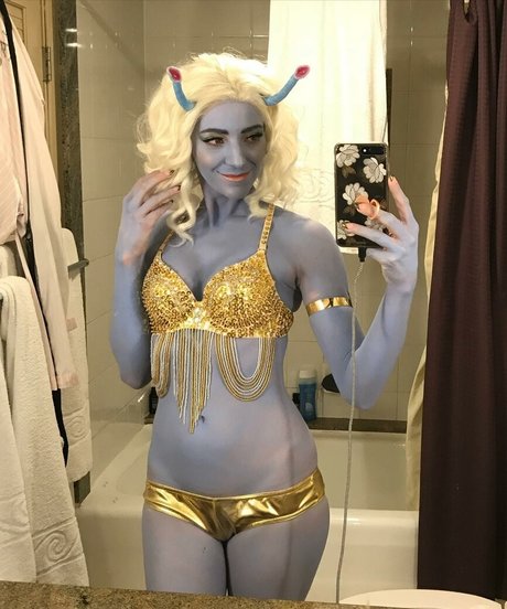 Desert Rose Cosplay actriz atractiva fotos