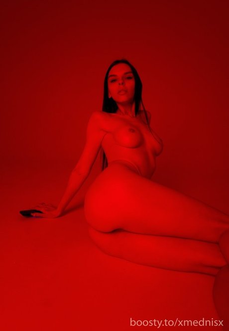 Vika Mednis modelo superior imagen