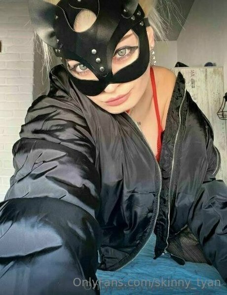 skinny tyan modelo perfecto archivo