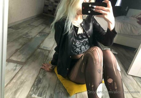 skinny tyan estrella porno adulto recopilación