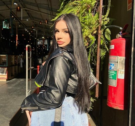 giuliaalvesfree arte estelar galerías