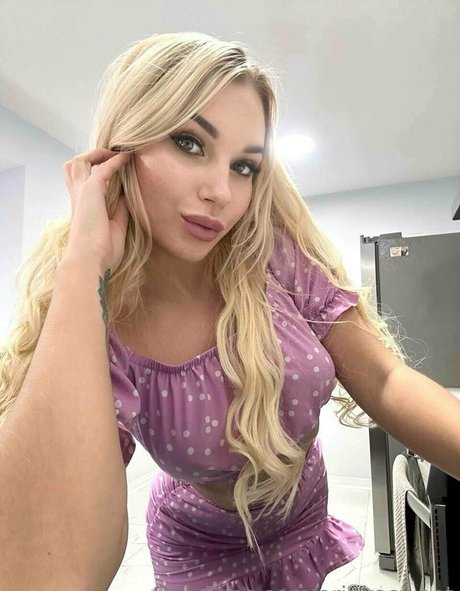 Arinkasweet actriz de desnudos fotos