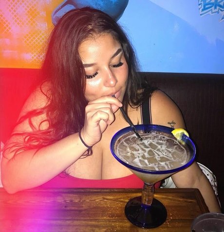 Ilianna estrella desnuda imágenes