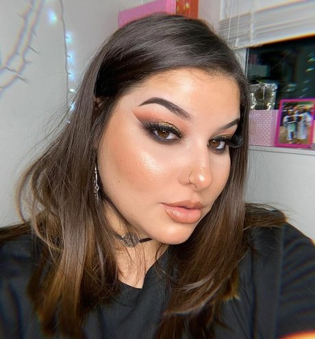 Ilianna estrella erótica fotos