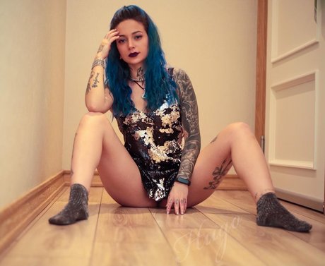 Yagmur Simsek_ estrella desnuda archivo