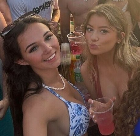 Lily Draycott estrella sexy galerías