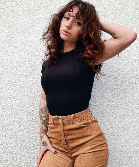 Deeperse modelo pornografico galería