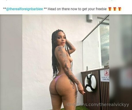 therealvickyy estrella porno perfecta foto