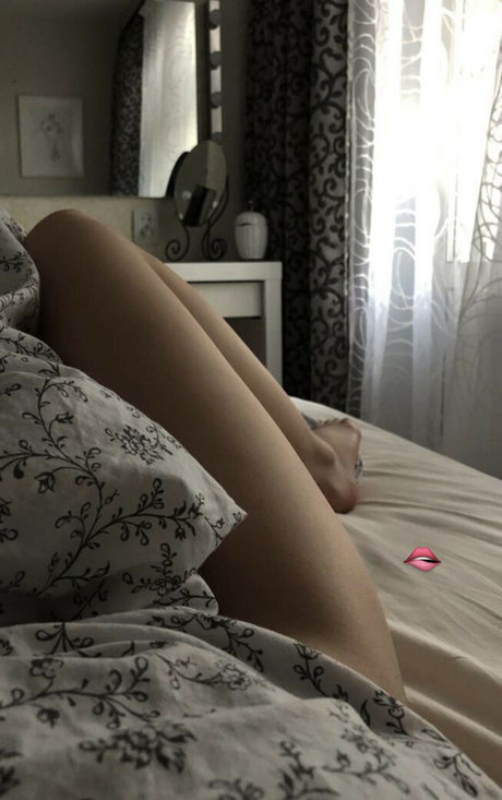 meow dilyara estrella erótica galería