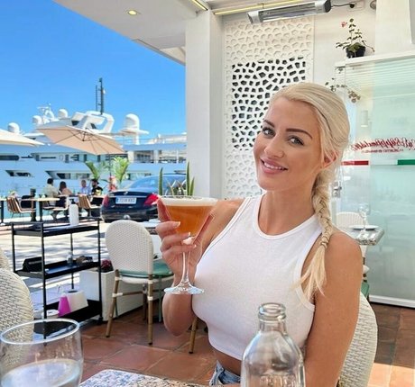 Sienna Day actriz caliente imagen