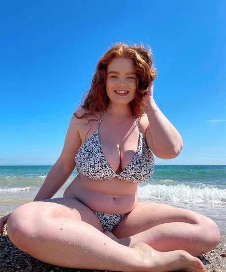 MissDeadlyRed estrella porno bonita imagen