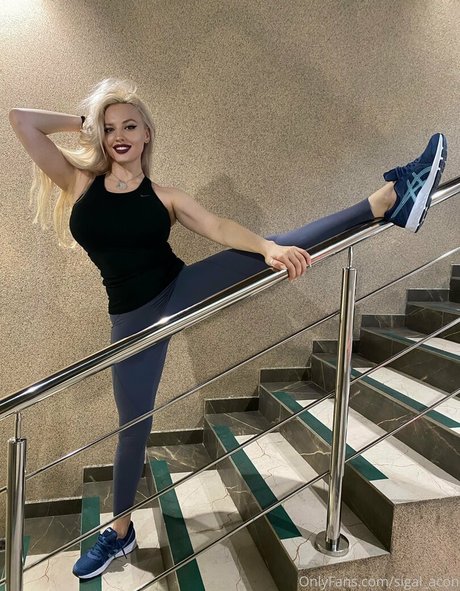 Sigal Acon estrella porno atractiva imágenes