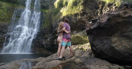 onlyfans de adolescentes xxx pornografica erótica foto