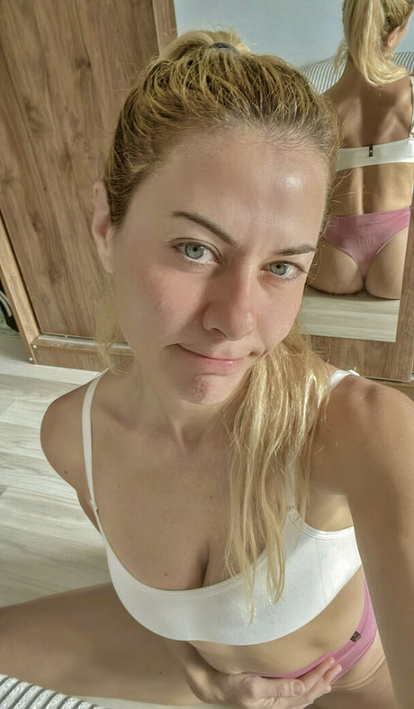 Tunaapari estrella sexy foto