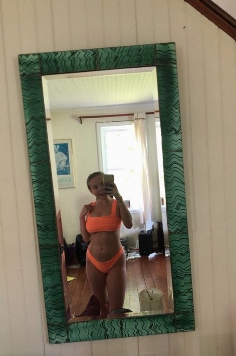 Emily Kyte xxx estrella porno foto