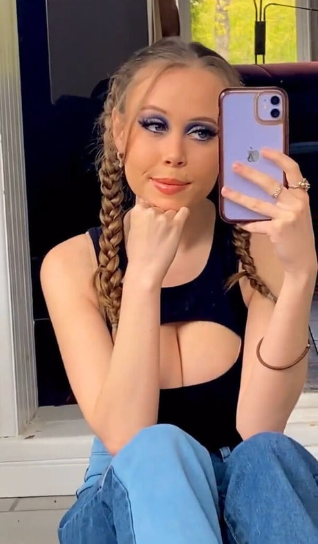 Emily Kyte arte estrella porno imagen