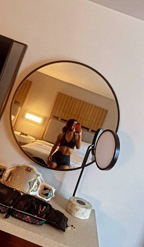 Roxanne Perez estrella porno atractiva galerías