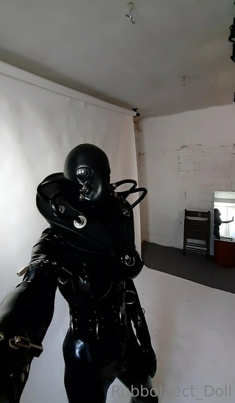 rubbobject doll estrella erótica galería