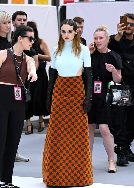 Joey King actriz erótica archivo