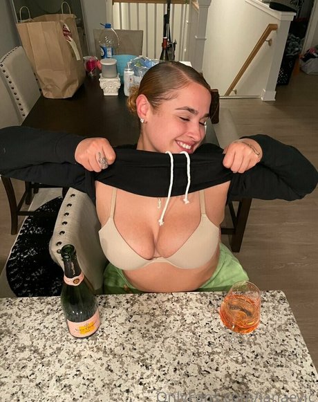 Janaevic desnudos estrella imágenes